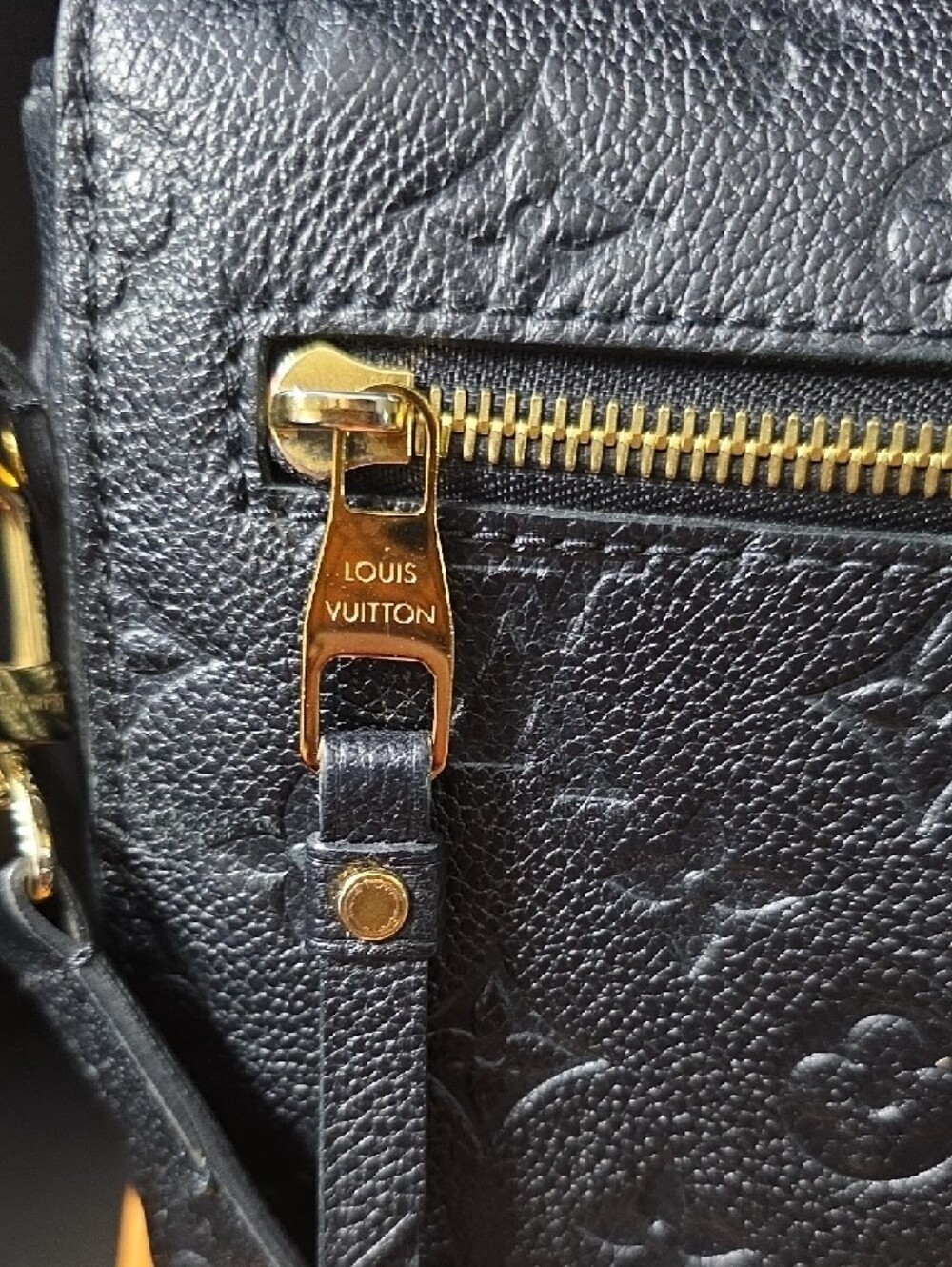 Louis Vuitton Black Monogram Empreinte Pochette Metis Crossbody Gold Hardware - Picture 9 of 15